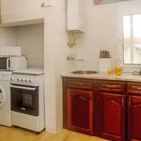 Surfers 2 By Interhome *